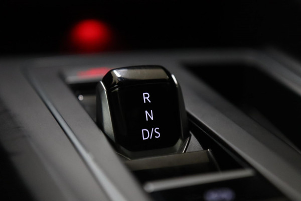 Volkswagen Golf 2.0 TSI GTI 45 JAHRE CLUBSPORT AKRA/PANO/ACC/CAM/CARPLAY/IQ-LIGHT/VOLL Volkswagen Golf 2.0 TSI GTI 45 JAHRE CLUBSPORT AKRA/PANO/ACC/CAM/CARPLAY/IQ-LIGHT/VOLL