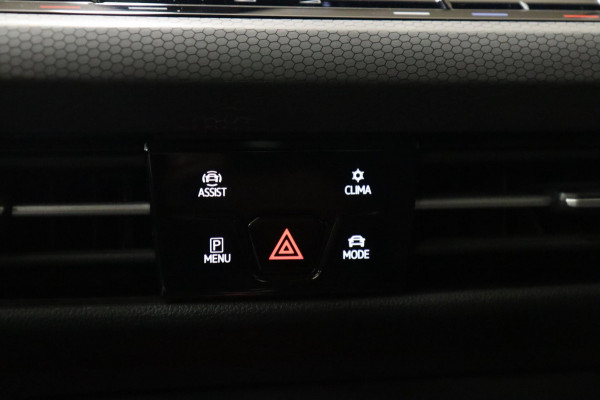 Volkswagen Golf 2.0 TSI GTI 45 JAHRE CLUBSPORT AKRA/PANO/ACC/CAM/CARPLAY/IQ-LIGHT/VOLL Volkswagen Golf 2.0 TSI GTI 45 JAHRE CLUBSPORT AKRA/PANO/ACC/CAM/CARPLAY/IQ-LIGHT/VOLL