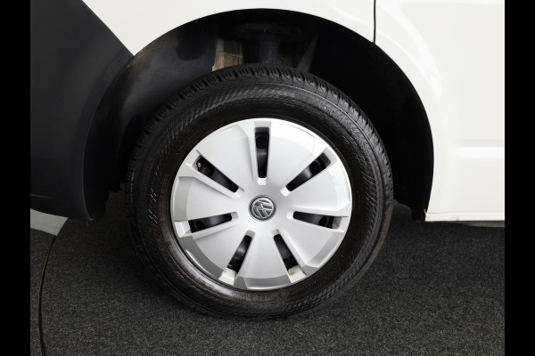 Volkswagen Transporter 2.0 TDI L2H1 28 150 pk | Airco | Trekhaak | Parkeersensoren | Elektr. spiegels (inklapbaar) |