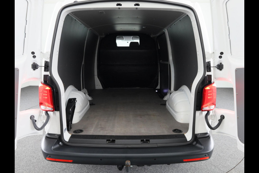 Volkswagen Transporter 2.0 TDI L2H1 28 150 pk | Airco | Trekhaak | Parkeersensoren | Elektr. spiegels (inklapbaar) |