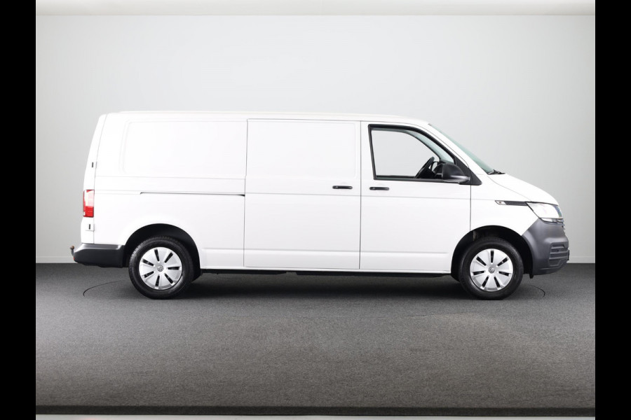 Volkswagen Transporter 2.0 TDI L2H1 28 150 pk | Airco | Trekhaak | Parkeersensoren | Elektr. spiegels (inklapbaar) |