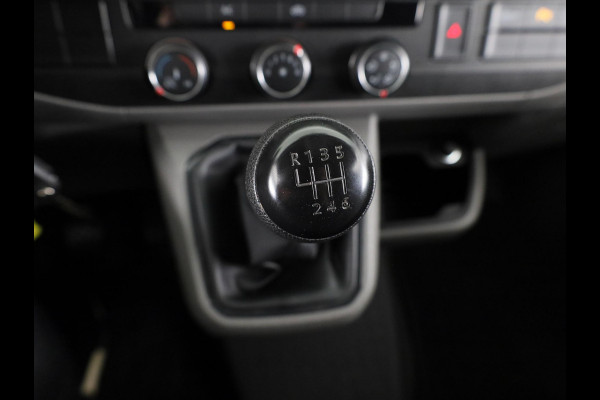 Volkswagen Transporter 2.0 TDI L2H1 28 150 pk | Airco | Trekhaak | Parkeersensoren | Elektr. spiegels (inklapbaar) |