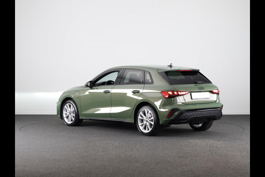 Audi A3 Sportback 40 TFSI e S edition 204pk | Verlengde garantie | Parkeercamera | Adaptieve cruise controle | Optiek pakket zwart Plus | Extra geting glas