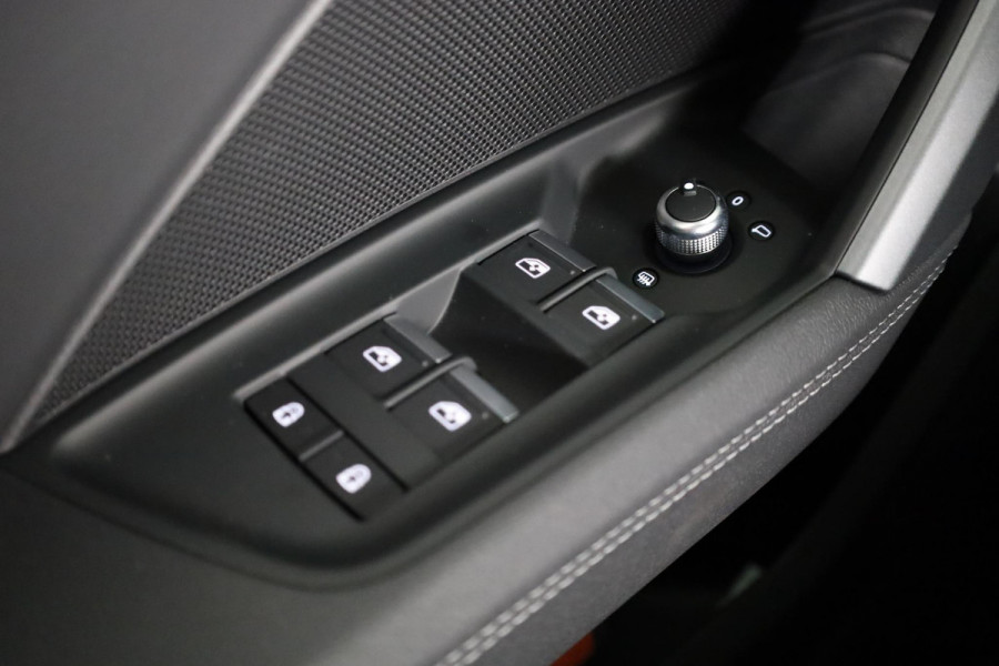 Audi A3 Sportback 40 TFSI e S edition 204pk | Verlengde garantie | Parkeercamera | Adaptieve cruise controle | Optiek pakket zwart Plus | Extra geting glas