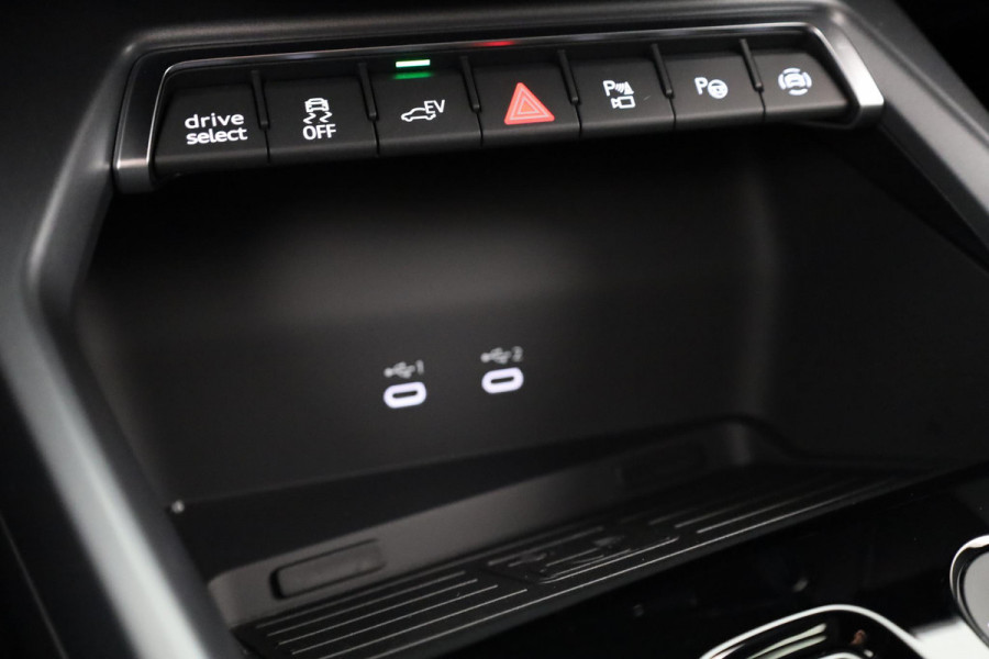Audi A3 Sportback 40 TFSI e S edition 204pk | Verlengde garantie | Parkeercamera | Adaptieve cruise controle | Optiek pakket zwart Plus | Extra geting glas