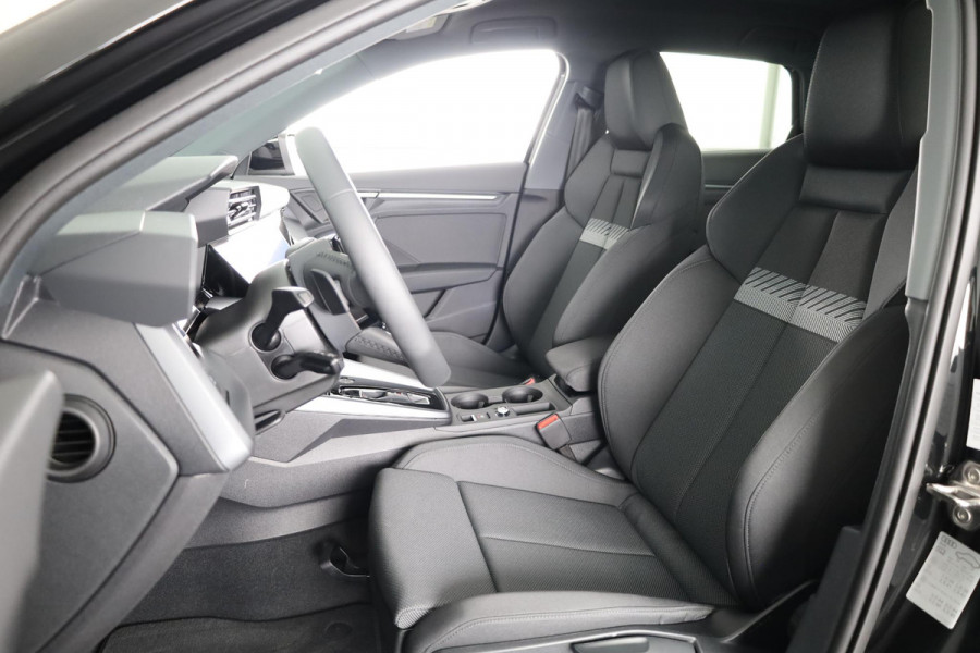 Audi A3 Sportback 40 TFSI e Advanced edition 204pk | Verlengde garantie | Navigatie | Extra getint glas | Verwarmbare voorstoelen Audi A3 Sportback 40 TFSI e Advanced edition 204pk | Verlengde garantie | Navigatie | Extra getint glas | Verwarmbare voorstoelen