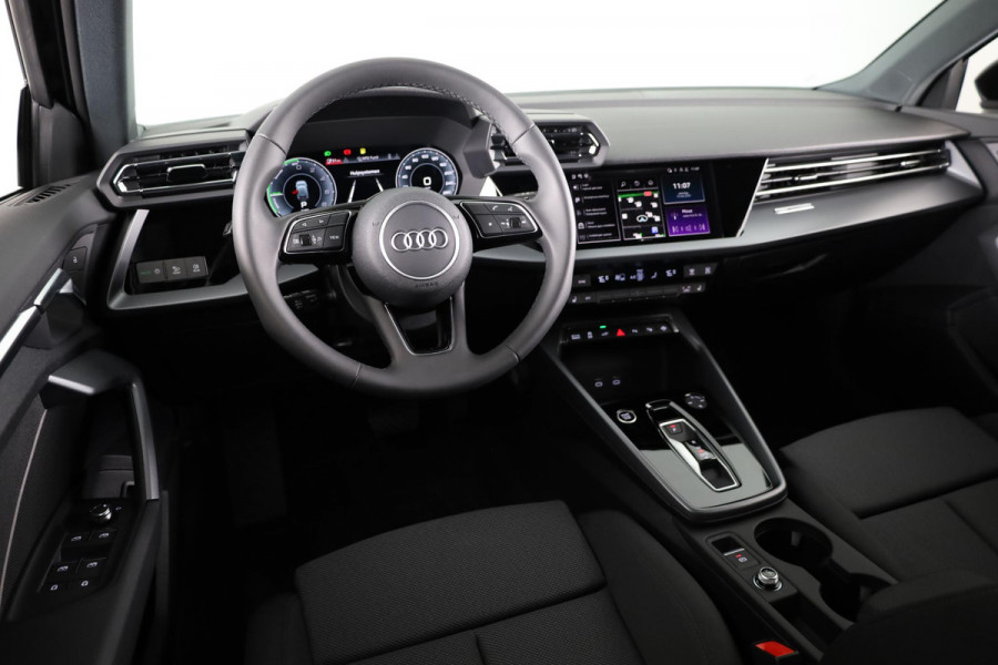 Audi A3 Sportback 40 TFSI e Advanced edition 204pk | Verlengde garantie | Navigatie | Extra getint glas | Verwarmbare voorstoelen Audi A3 Sportback 40 TFSI e Advanced edition 204pk | Verlengde garantie | Navigatie | Extra getint glas | Verwarmbare voorstoelen