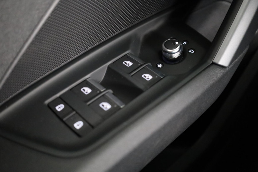 Audi A3 Sportback 40 TFSI e Advanced edition 204pk | Verlengde garantie | Navigatie | Extra getint glas | Verwarmbare voorstoelen Audi A3 Sportback 40 TFSI e Advanced edition 204pk | Verlengde garantie | Navigatie | Extra getint glas | Verwarmbare voorstoelen