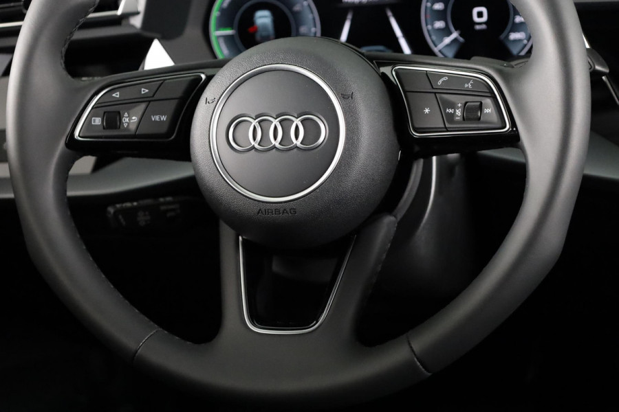 Audi A3 Sportback 40 TFSI e Advanced edition 204pk | Verlengde garantie | Navigatie | Extra getint glas | Verwarmbare voorstoelen Audi A3 Sportback 40 TFSI e Advanced edition 204pk | Verlengde garantie | Navigatie | Extra getint glas | Verwarmbare voorstoelen