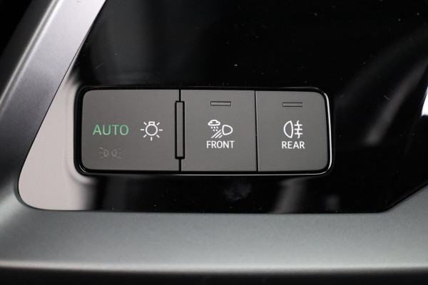 Audi A3 Sportback 40 TFSI e Advanced edition 204pk | Verlengde garantie | Navigatie | Extra getint glas | Verwarmbare voorstoelen Audi A3 Sportback 40 TFSI e Advanced edition 204pk | Verlengde garantie | Navigatie | Extra getint glas | Verwarmbare voorstoelen