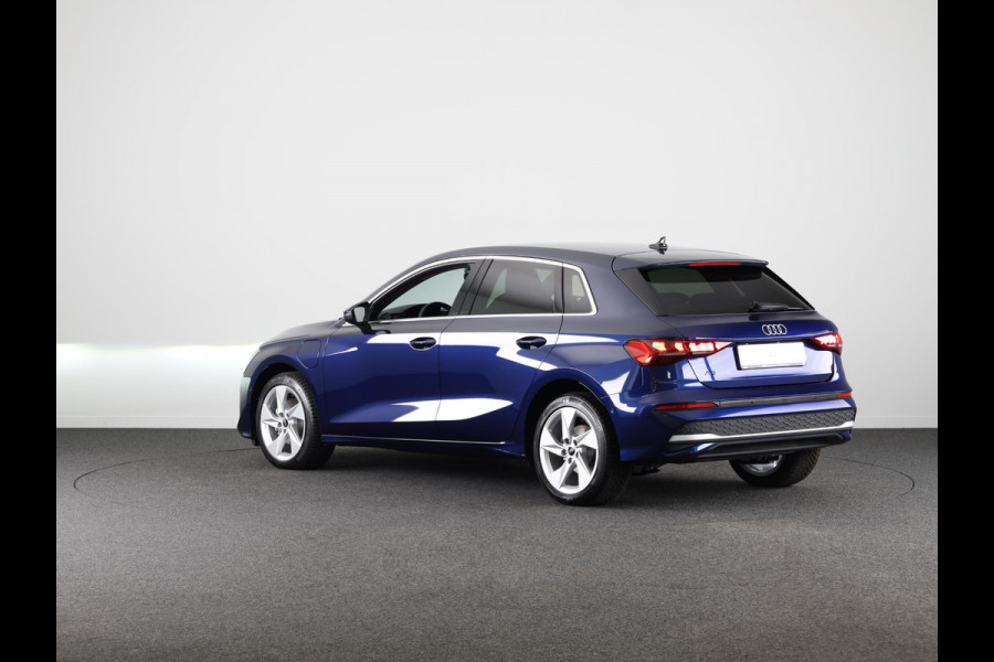 Audi A3 Sportback 40 TFSI e Advanced edition 204pk | Verlengde garantie | Navigatie | Extra getint glas | Verwarmbare voorstoelen Audi A3 Sportback 40 TFSI e Advanced edition 204pk | Verlengde garantie | Navigatie | Extra getint glas | Verwarmbare voorstoelen