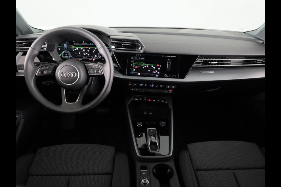 Audi A3 Sportback 40 TFSI e Advanced edition 204pk | Verlengde garantie | Navigatie | Extra getint glas | Verwarmbare voorstoelen Audi A3 Sportback 40 TFSI e Advanced edition 204pk | Verlengde garantie | Navigatie | Extra getint glas | Verwarmbare voorstoelen