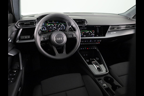 Audi A3 Sportback 40 TFSI e Advanced edition 204pk | Verlengde garantie | Navigatie | Extra getint glas | Verwarmbare voorstoelen Audi A3 Sportback 40 TFSI e Advanced edition 204pk | Verlengde garantie | Navigatie | Extra getint glas | Verwarmbare voorstoelen