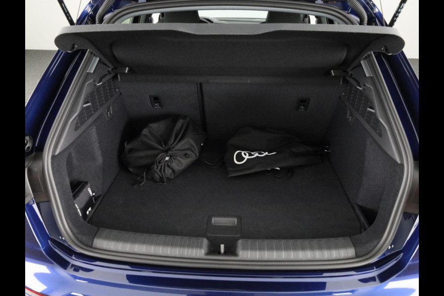 Audi A3 Sportback 40 TFSI e Advanced edition 204pk | Verlengde garantie | Navigatie | Extra getint glas | Verwarmbare voorstoelen Audi A3 Sportback 40 TFSI e Advanced edition 204pk | Verlengde garantie | Navigatie | Extra getint glas | Verwarmbare voorstoelen