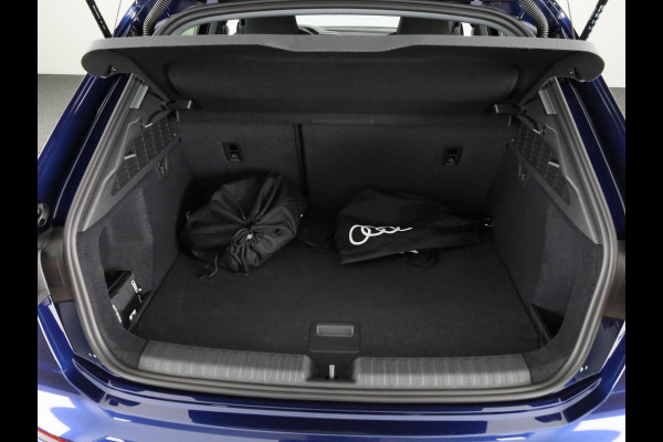 Audi A3 Sportback 40 TFSI e Advanced edition 204pk | Verlengde garantie | Navigatie | Extra getint glas | Verwarmbare voorstoelen Audi A3 Sportback 40 TFSI e Advanced edition 204pk | Verlengde garantie | Navigatie | Extra getint glas | Verwarmbare voorstoelen