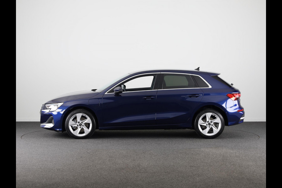 Audi A3 Sportback 40 TFSI e Advanced edition 204pk | Verlengde garantie | Navigatie | Extra getint glas | Verwarmbare voorstoelen Audi A3 Sportback 40 TFSI e Advanced edition 204pk | Verlengde garantie | Navigatie | Extra getint glas | Verwarmbare voorstoelen