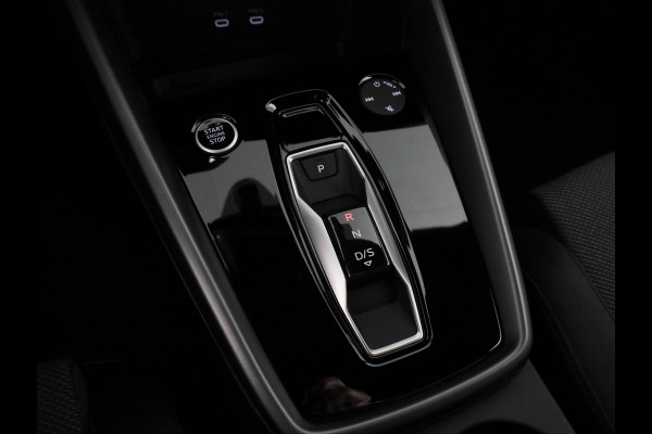 Audi A3 Sportback 40 TFSI e Advanced edition 204pk | Verlengde garantie | Navigatie | Extra getint glas | Verwarmbare voorstoelen Audi A3 Sportback 40 TFSI e Advanced edition 204pk | Verlengde garantie | Navigatie | Extra getint glas | Verwarmbare voorstoelen