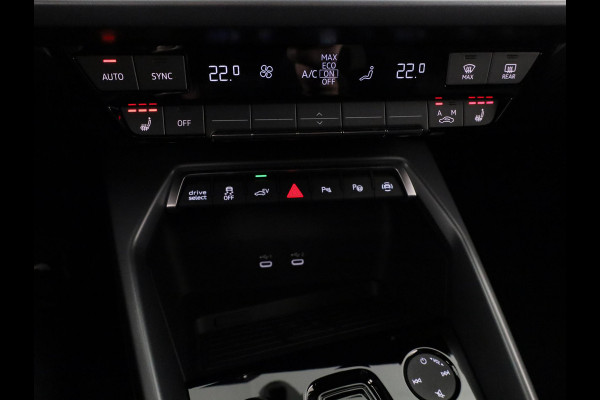 Audi A3 Sportback 40 TFSI e Advanced edition 204pk | Verlengde garantie | Navigatie | Extra getint glas | Verwarmbare voorstoelen Audi A3 Sportback 40 TFSI e Advanced edition 204pk | Verlengde garantie | Navigatie | Extra getint glas | Verwarmbare voorstoelen