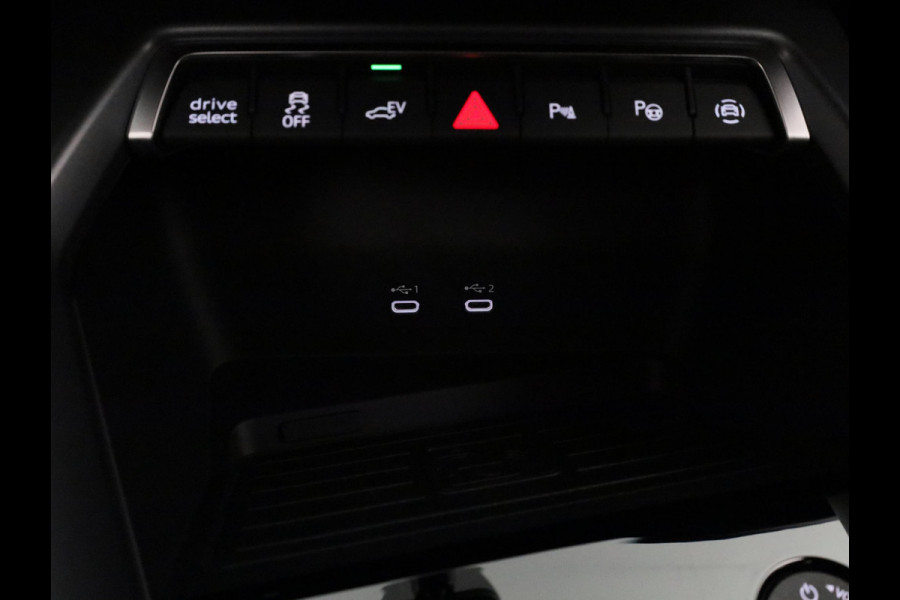 Audi A3 Sportback 40 TFSI e Advanced edition 204pk | Verlengde garantie | Navigatie | Extra getint glas | Verwarmbare voorstoelen Audi A3 Sportback 40 TFSI e Advanced edition 204pk | Verlengde garantie | Navigatie | Extra getint glas | Verwarmbare voorstoelen