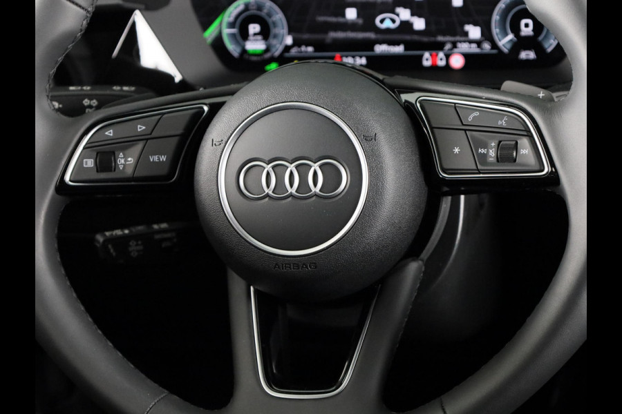 Audi A3 Sportback 40 TFSI e Advanced edition 204pk | Verlengde garantie | Navigatie | Extra getint glas | Verwarmbare voorstoelen Audi A3 Sportback 40 TFSI e Advanced edition 204pk | Verlengde garantie | Navigatie | Extra getint glas | Verwarmbare voorstoelen