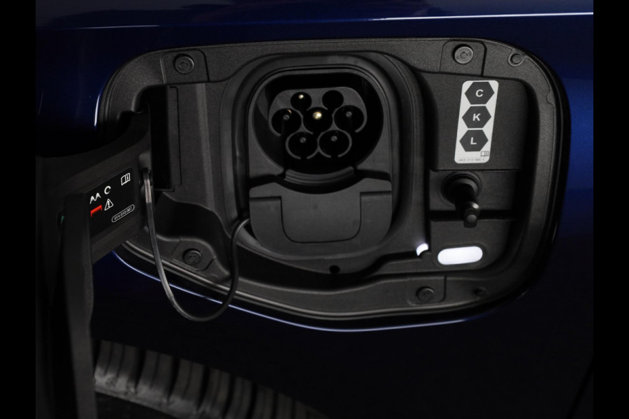 Audi A3 Sportback 40 TFSI e Advanced edition 204pk | Verlengde garantie | Navigatie | Extra getint glas | Verwarmbare voorstoelen Audi A3 Sportback 40 TFSI e Advanced edition 204pk | Verlengde garantie | Navigatie | Extra getint glas | Verwarmbare voorstoelen