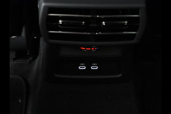 Audi A3 Sportback 40 TFSI e Advanced edition 204pk | Verlengde garantie | Navigatie | Extra getint glas | Verwarmbare voorstoelen Audi A3 Sportback 40 TFSI e Advanced edition 204pk | Verlengde garantie | Navigatie | Extra getint glas | Verwarmbare voorstoelen