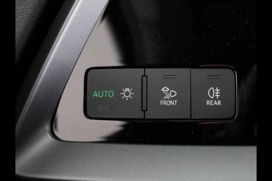 Audi A3 Sportback 40 TFSI e Advanced edition 204pk | Verlengde garantie | Navigatie | Extra getint glas | Verwarmbare voorstoelen Audi A3 Sportback 40 TFSI e Advanced edition 204pk | Verlengde garantie | Navigatie | Extra getint glas | Verwarmbare voorstoelen