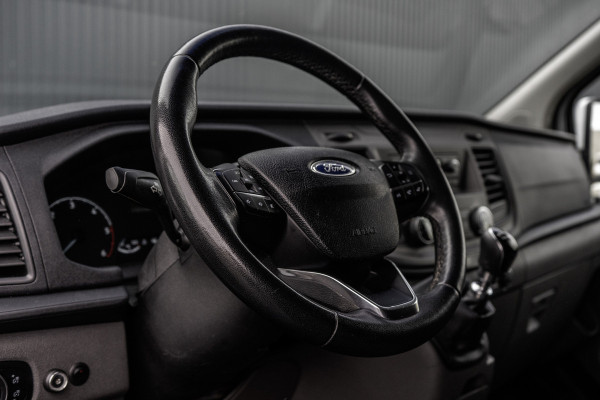 Ford Transit Custom 2.0-TDCI | L2H1 | LED | Inrichting | Omvormer | Cruise | Airco | PDC | Euro 6 Ford Transit Custom 2.0-TDCI | L2H1 | LED | Inrichting | Omvormer | Cruise | Airco | PDC | Euro 6