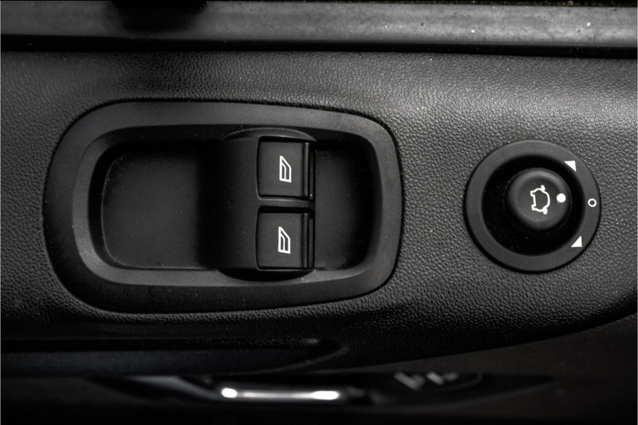 Ford Transit Custom 2.0-TDCI | L2H1 | LED | Inrichting | Omvormer | Cruise | Airco | PDC | Euro 6 Ford Transit Custom 2.0-TDCI | L2H1 | LED | Inrichting | Omvormer | Cruise | Airco | PDC | Euro 6