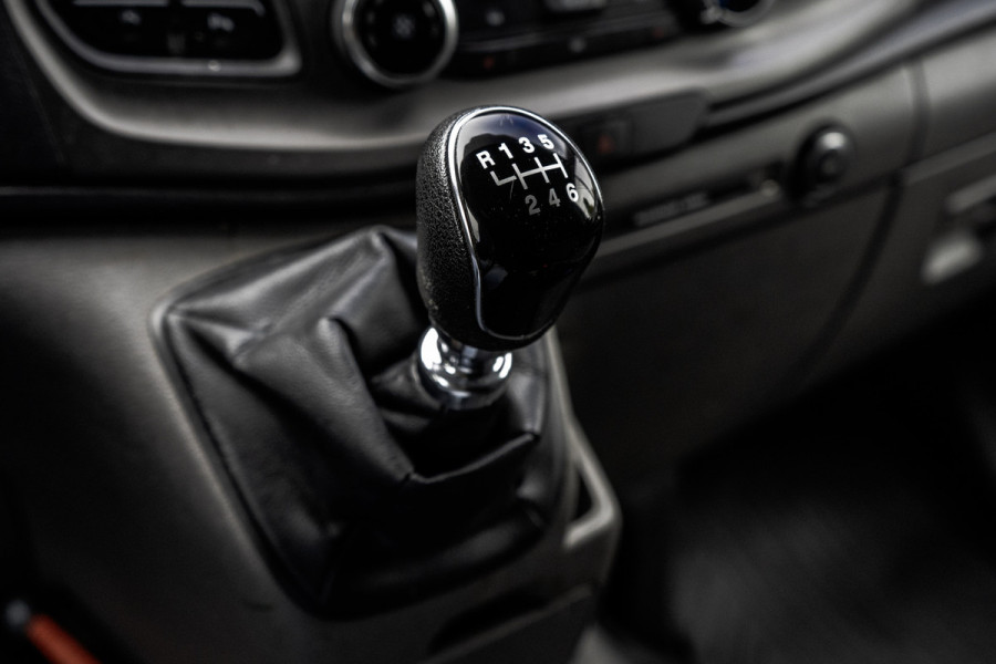 Ford Transit Custom 2.0-TDCI | L2H1 | LED | Inrichting | Omvormer | Cruise | Airco | PDC | Euro 6 Ford Transit Custom 2.0-TDCI | L2H1 | LED | Inrichting | Omvormer | Cruise | Airco | PDC | Euro 6