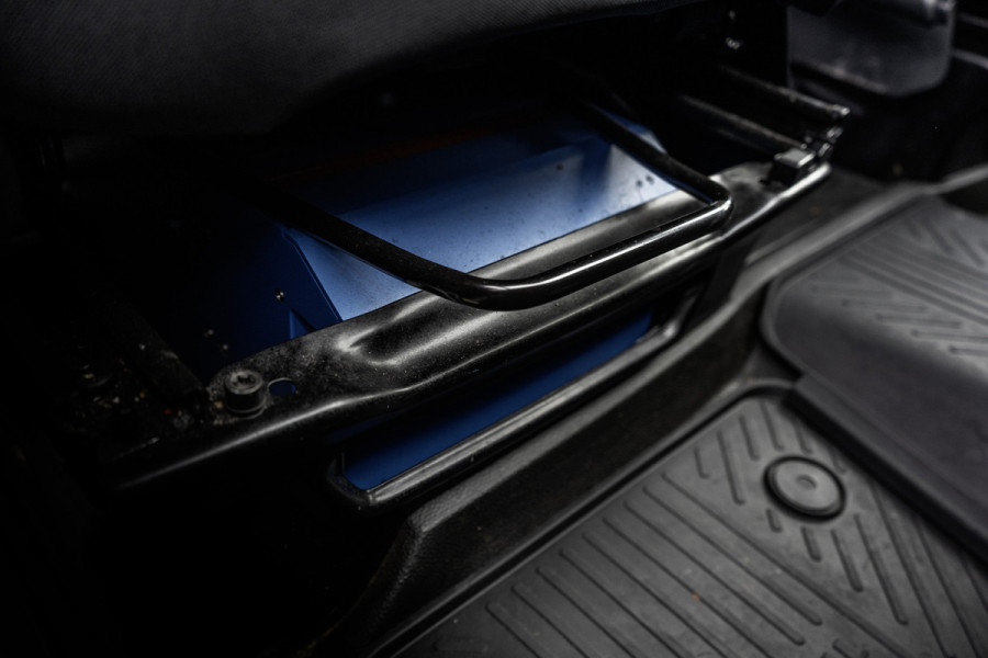 Ford Transit Custom 2.0-TDCI | L2H1 | LED | Inrichting | Omvormer | Cruise | Airco | PDC | Euro 6 Ford Transit Custom 2.0-TDCI | L2H1 | LED | Inrichting | Omvormer | Cruise | Airco | PDC | Euro 6