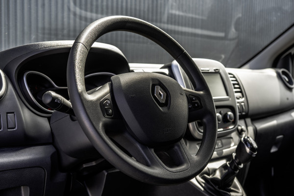 Renault Trafic **dCi 95 T29 L2H1 | 9-Persoons | Navi | LED | Cruise | Airco | Euro 6** Renault Trafic **dCi 95 T29 L2H1 | 9-Persoons | Navi | LED | Cruise | Airco | Euro 6**