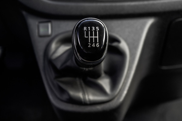 Renault Trafic **dCi 95 T29 L2H1 | 9-Persoons | Navi | LED | Cruise | Airco | Euro 6** Renault Trafic **dCi 95 T29 L2H1 | 9-Persoons | Navi | LED | Cruise | Airco | Euro 6**