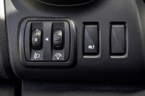 Renault Trafic **dCi 95 T29 L2H1 | 9-Persoons | Navi | LED | Cruise | Airco | Euro 6** Renault Trafic **dCi 95 T29 L2H1 | 9-Persoons | Navi | LED | Cruise | Airco | Euro 6**