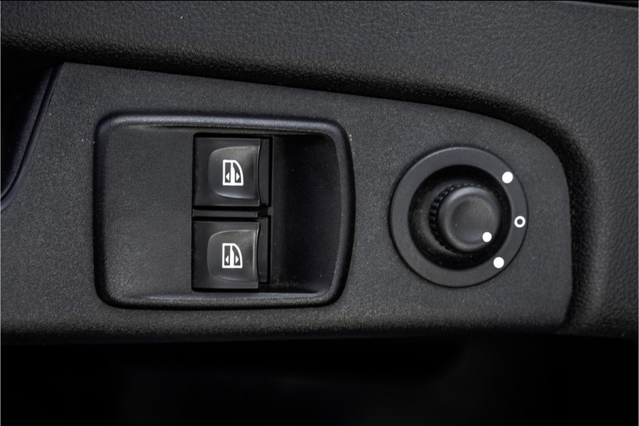 Renault Trafic **dCi 95 T29 L2H1 | 9-Persoons | Navi | LED | Cruise | Airco | Euro 6** Renault Trafic **dCi 95 T29 L2H1 | 9-Persoons | Navi | LED | Cruise | Airco | Euro 6**