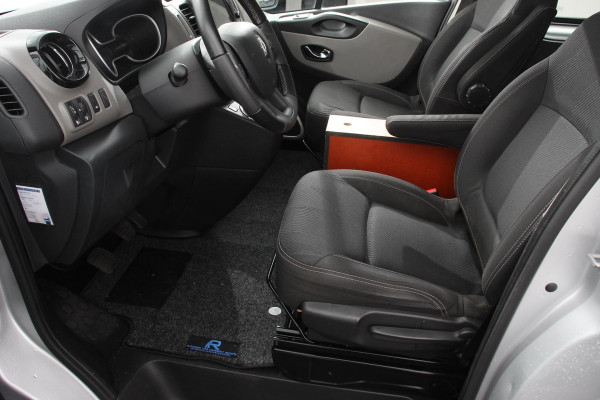 Renault Trafic Passenger 1.6 dCi Grand Authentique Energy incl. BPM/ BTW  L2H1 8 persoons !  Navigatie Airco voor en achter Parkeer sensoren Cruise Control Bumpers in kleur
