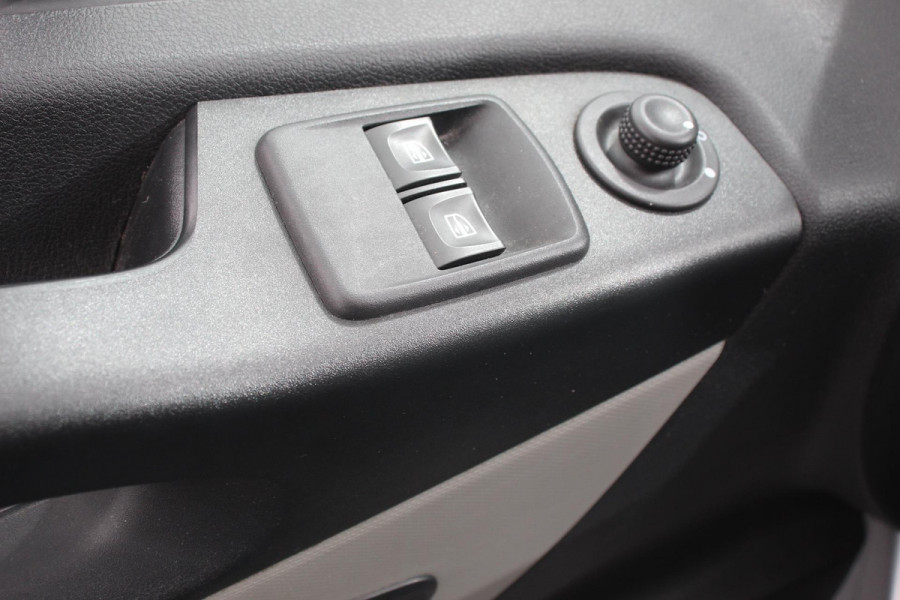 Renault Trafic Passenger 1.6 dCi Grand Authentique Energy incl. BPM/ BTW  L2H1 8 persoons !  Navigatie Airco voor en achter Parkeer sensoren Cruise Control Bumpers in kleur