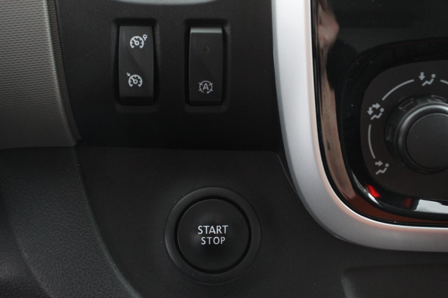 Renault Trafic Passenger 1.6 dCi Grand Authentique Energy incl. BPM/ BTW  L2H1 8 persoons !  Navigatie Airco voor en achter Parkeer sensoren Cruise Control Bumpers in kleur