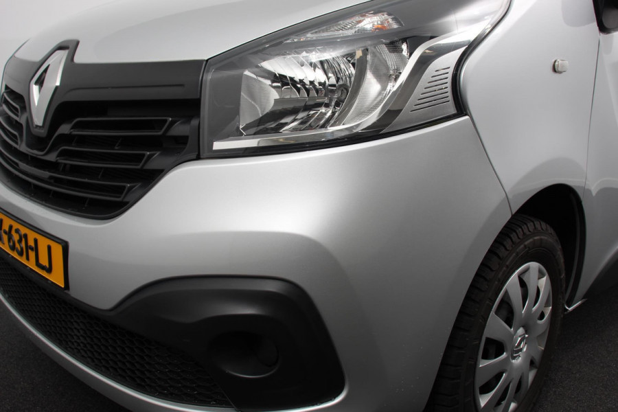 Renault Trafic Passenger 1.6 dCi Grand Authentique Energy incl. BPM/ BTW  L2H1 8 persoons !  Navigatie Airco voor en achter Parkeer sensoren Cruise Control Bumpers in kleur