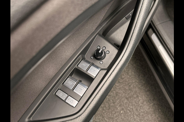 Audi e-tron E-tron 50 quattro Launch edition 71 kWh Origineel NL Virtual Audi e-tron E-tron 50 quattro Launch edition 71 kWh Origineel NL Virtual