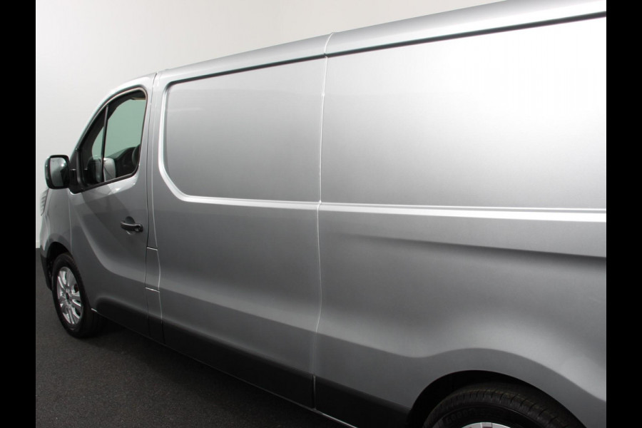 Renault Trafic 2.0 Blue dCi 110 T30 L2H1 Advance Navigatie bluetooth DAB Camera Airco Trekhaak Houten bekleding Lichtmetalen velgen