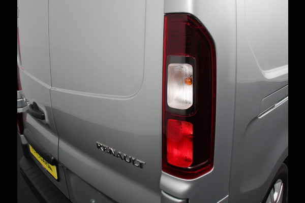 Renault Trafic 2.0 Blue dCi 110 T30 L2H1 Advance Navigatie bluetooth DAB Camera Airco Trekhaak Houten bekleding Lichtmetalen velgen