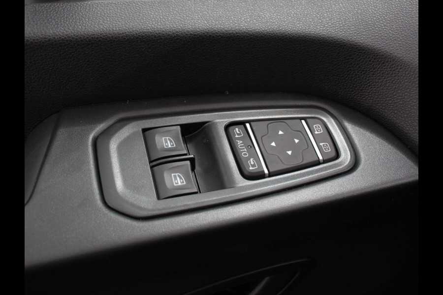 Renault Trafic 2.0 Blue dCi 110 T30 L2H1 Advance Navigatie bluetooth DAB Camera Airco Trekhaak Houten bekleding Lichtmetalen velgen