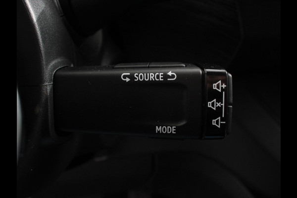 Renault Trafic 2.0 Blue dCi 110 T30 L2H1 Advance Navigatie bluetooth DAB Camera Airco Trekhaak Houten bekleding Lichtmetalen velgen