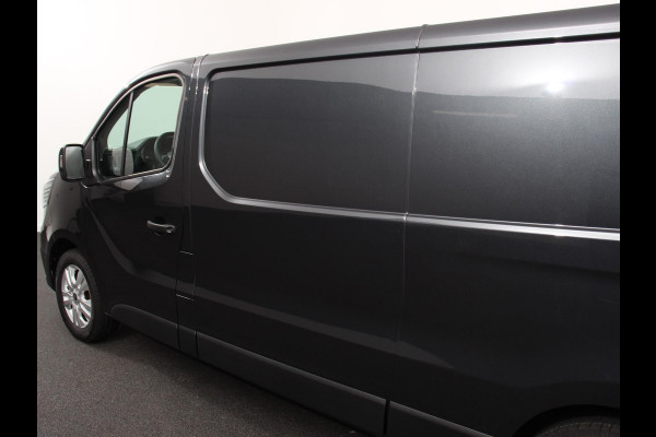 Renault Trafic 2.0 Blue dCi 110 T30 L2H1 Advance Navigatie bluetooth DAB Camera Airco Trekhaak Houten bekleding Lichtmetalen velgen