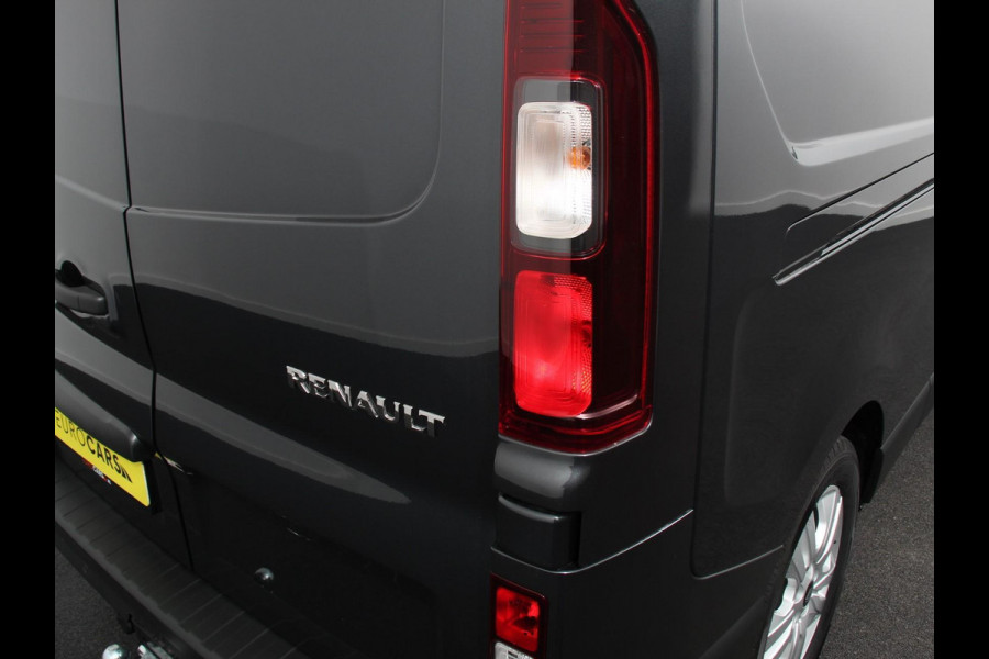 Renault Trafic 2.0 Blue dCi 110 T30 L2H1 Advance Navigatie bluetooth DAB Camera Airco Trekhaak Houten bekleding Lichtmetalen velgen