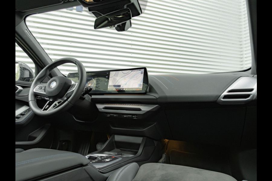 BMW 1-serie 120 M-Sport Pro - Pano - Trekhaak - Driving Ass - Camera BMW 1-serie 120 M-Sport Pro - Pano - Trekhaak - Driving Ass - Camera