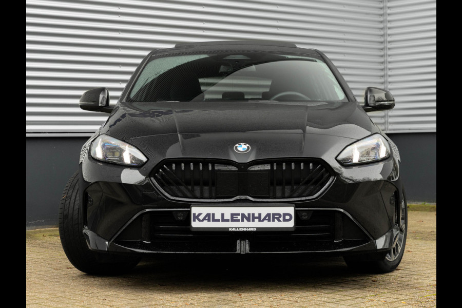 BMW 1-serie 120 M-Sport Pro - Pano - Trekhaak - Driving Ass - Camera BMW 1-serie 120 M-Sport Pro - Pano - Trekhaak - Driving Ass - Camera