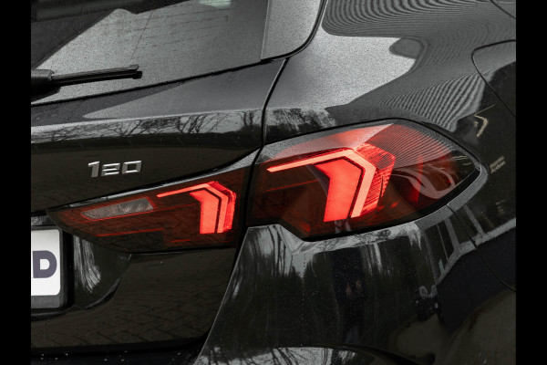 BMW 1-serie 120 M-Sport Pro - Pano - Trekhaak - Driving Ass - Camera BMW 1-serie 120 M-Sport Pro - Pano - Trekhaak - Driving Ass - Camera