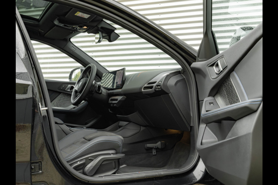 BMW 1-serie 120 M-Sport Pro - Pano - Trekhaak - Driving Ass - Camera BMW 1-serie 120 M-Sport Pro - Pano - Trekhaak - Driving Ass - Camera